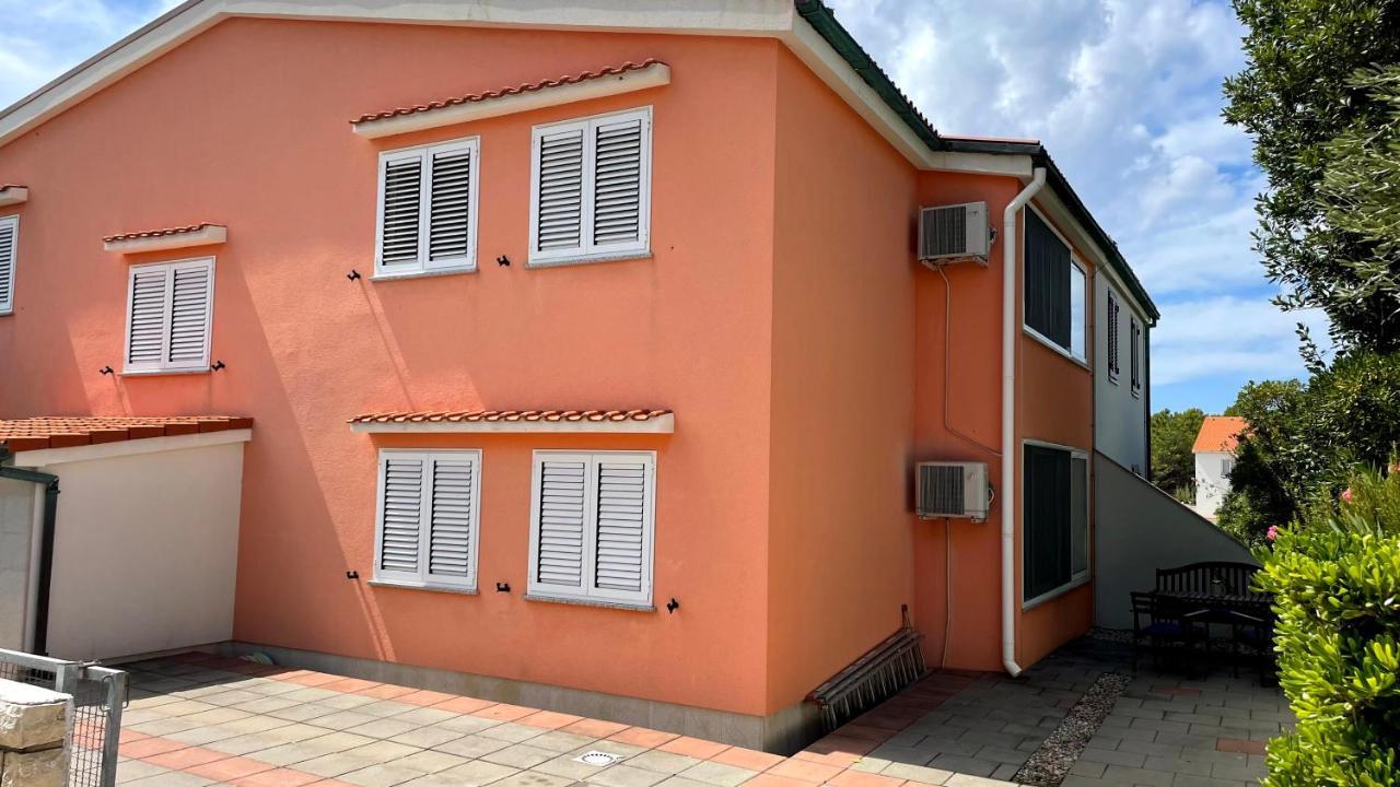 Apartment Adriana Povljana Kültér fotó